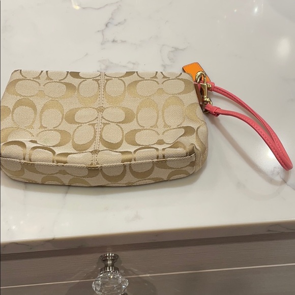 Coach clutch - Picture 3 of 3